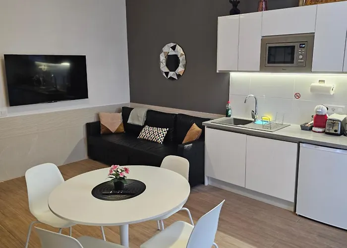 Artes Luxury Double شقة *